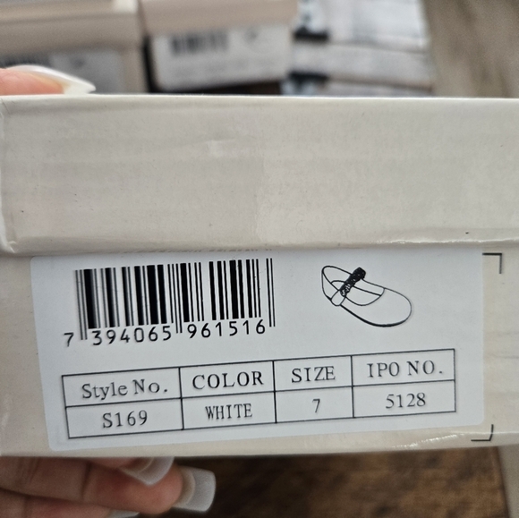 Tip Top Kids Girls MaryJane White Shoe with Rhinestone Strap. Style S169. Size 4 - Picture 6 of 6